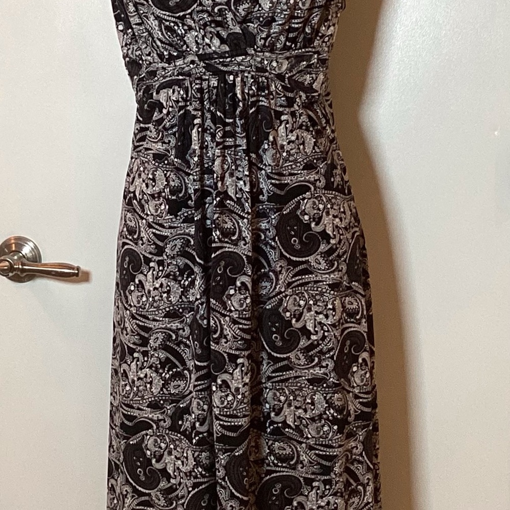 Hi-LO PAISLEY SLEEVELESS BLACK & WHITE STRETCHY V-NECK DRESS by Metaphor Sz. M - Picture 2 of 9